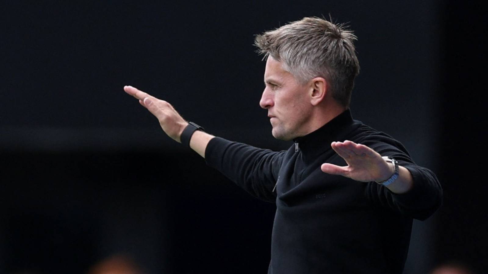 Ipswich Town: Kieran McKenna reacts when asked Norwich City question by reporter