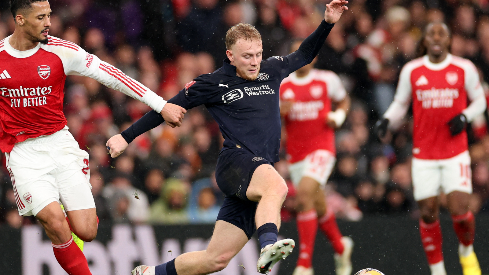 Fresh Huddersfield Town transfer stance emerges on 15-goal ace