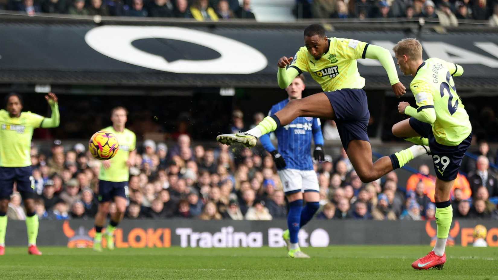 why-charlton-athletic-and-rangers-won-t-believe-what-s-going-on-with