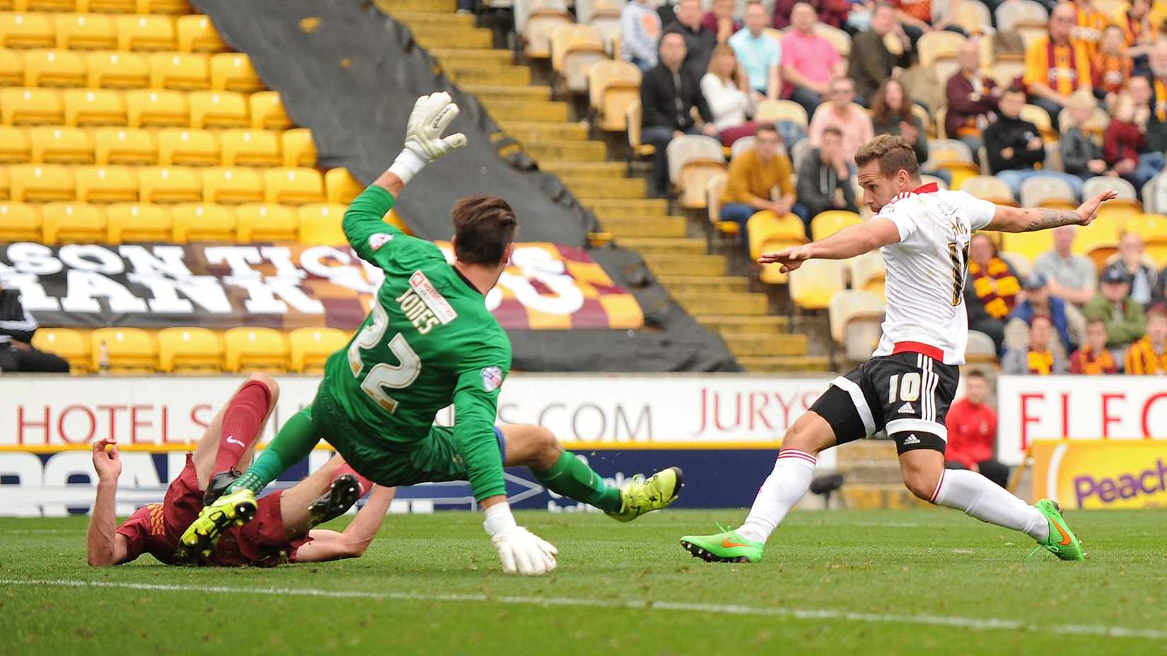Rotherham United handed transfer warning on Sheffield United icon - he ...