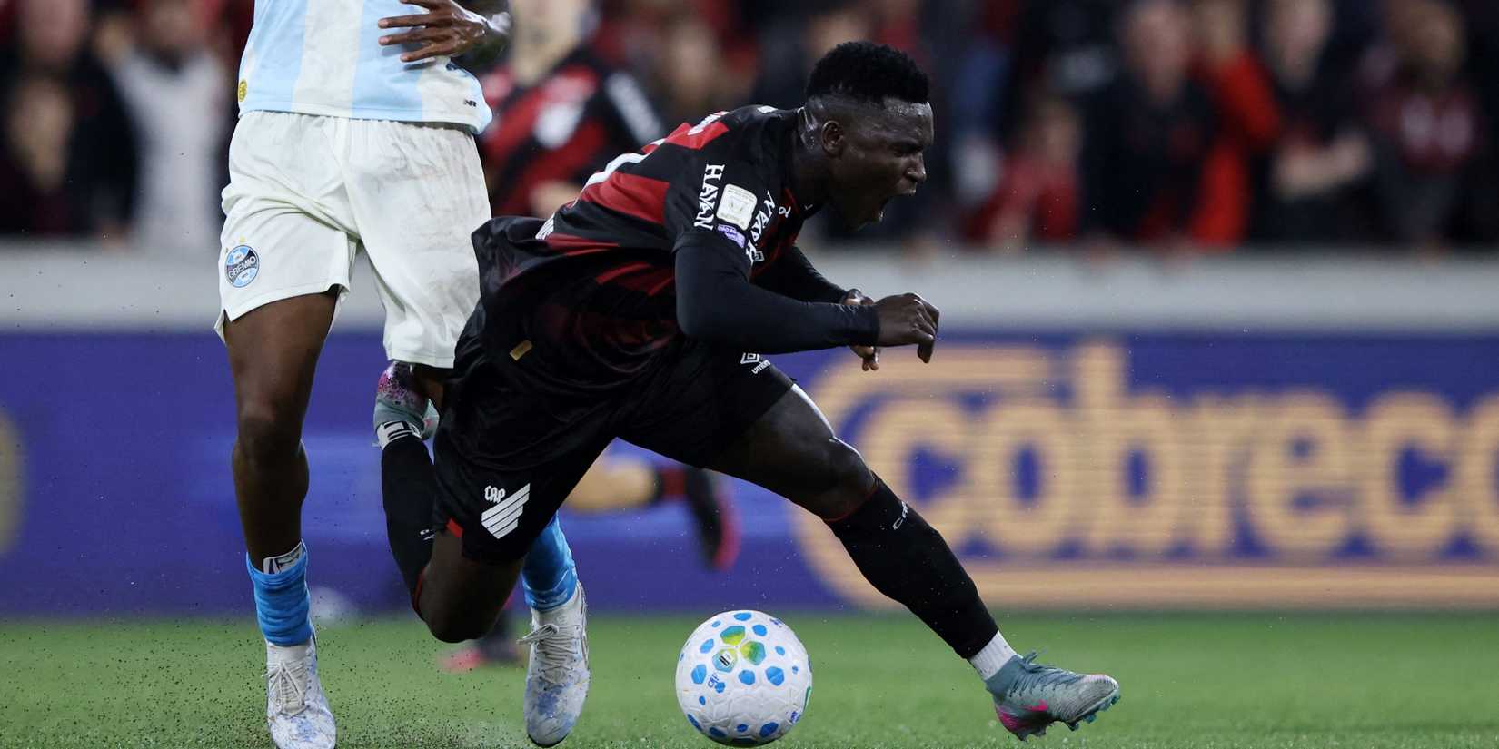 Bristol City and Watford in transfer battle for top-flight striker