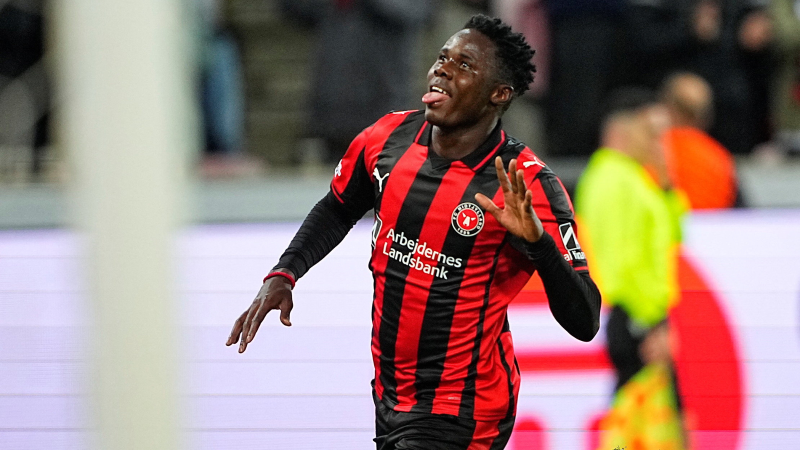 West Ham facing Everton, Fulham transfer threat in race for 22-goal star